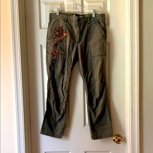 Anthropologie croppedKhaki Cargo Pants with Floral Embroidery